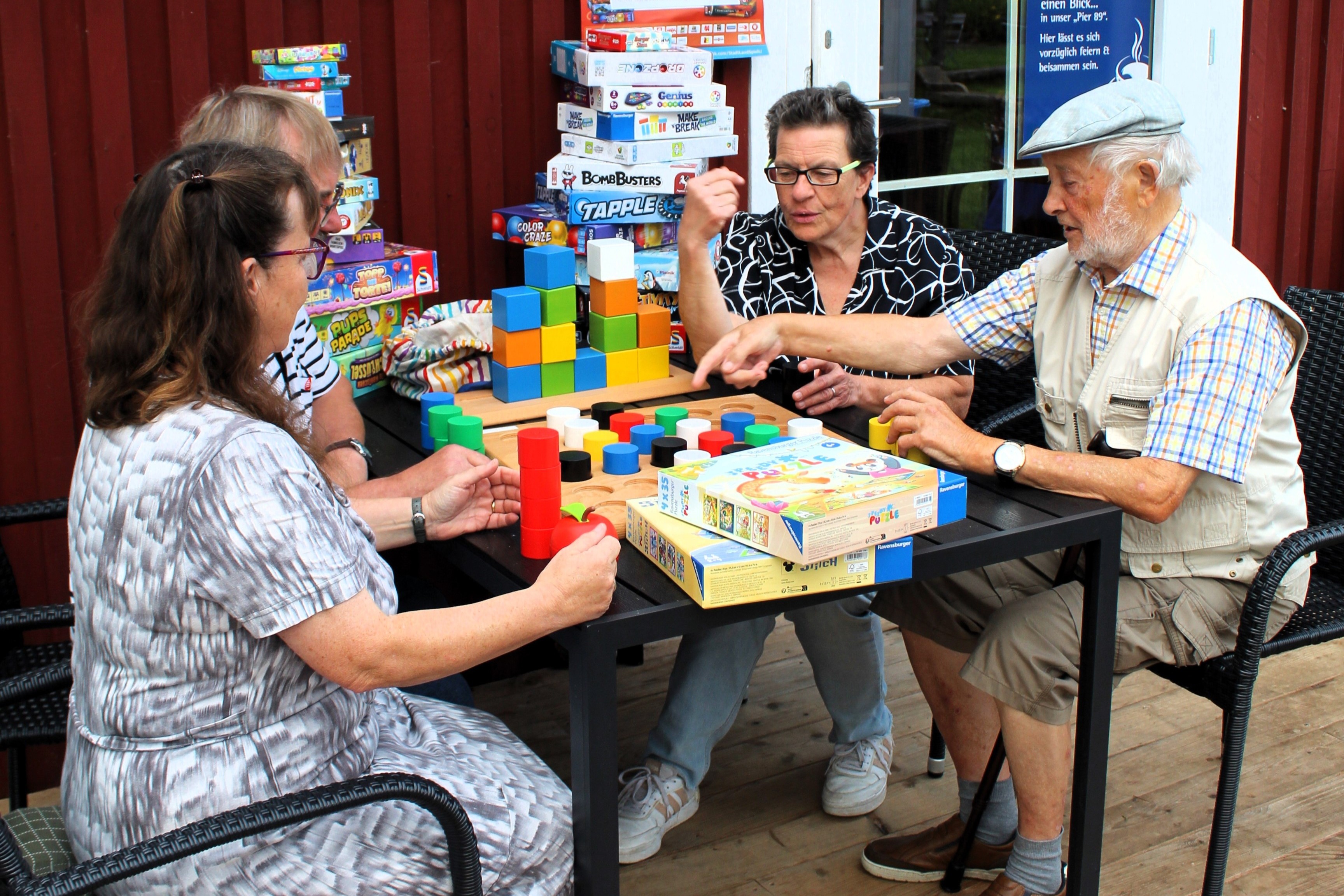 Stadt-Land-Spielt! im Flusscafé